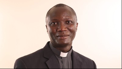 immagine-articolo-il-prof-don-kevin-mwandha-nominato-pro-decano-della-facolta-di-lettere-cristiane-e-classiche